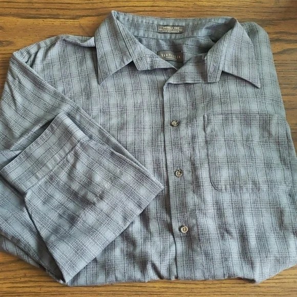 𝅺3/$20 Van Heusson Gray Plaid Button Down Dress Shirt - Picture 2 of 5
